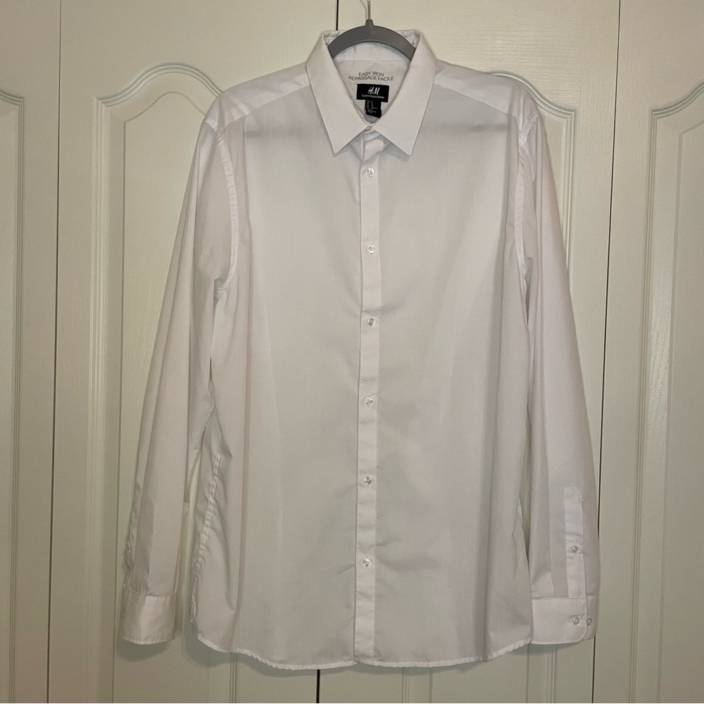 ⭐️ 5/$25 H&M slim fit easy iron dress shirt
